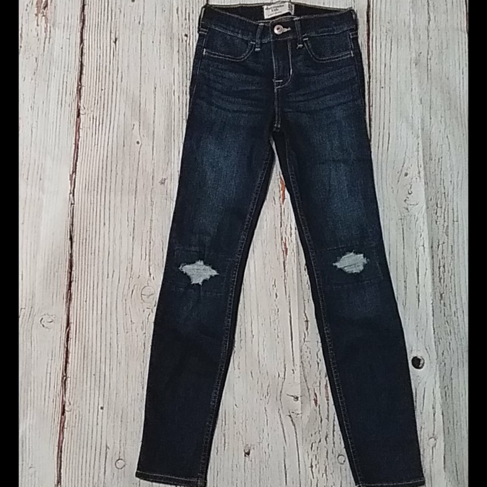 Abercrombie kids 9/10 Distressed Jeans
